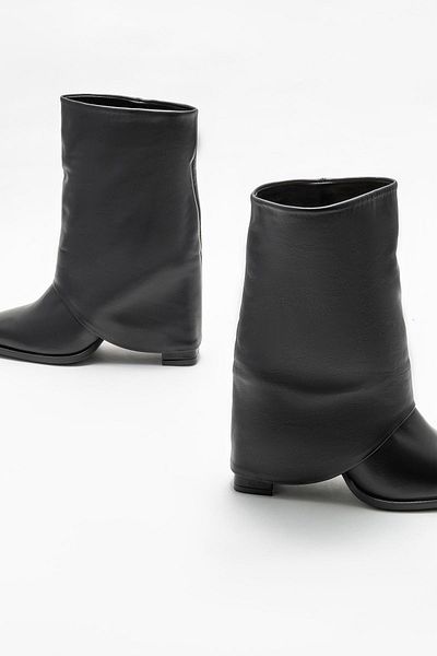 Elle Shoes Μαύρα δερμάτινα γυναικεία μποτάκια με τακούνι