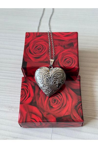İYİ MODA Flower Patterned Steel Necklace with Opening Inside |   Heart Necklace with Picture Placed Cover |   Gift Necklace for Lover