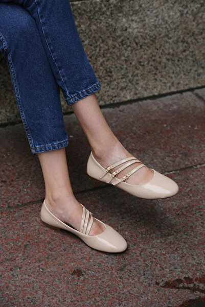 Letafia حذاء باليرينا من الجلد باللون البيج من تيسا - 3 خطوط