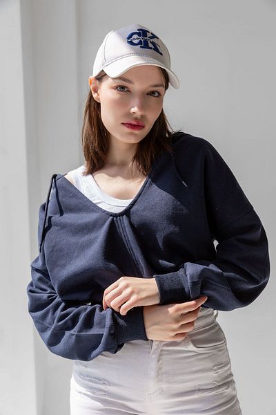la & vetta Hanorac tricotat crop cu glugă, albastru bleumarin închis