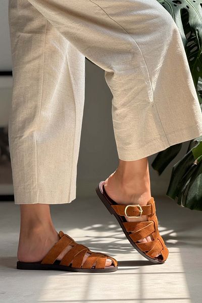 NİŞANTAŞI SHOES Papuci de damă Honey Tan din piele intoarsa autentica cu talpa plată cu detaliu de cataramă