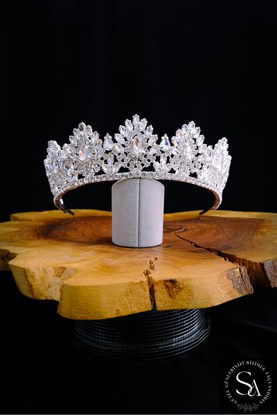 SimgeAksesuar Crystal Stone Fashionable and Elegant Bridal Tiara