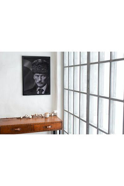 Arthopia Διακόσμηση σκούρου τόνου Mustafa Kemal Atatürk Αφίσα ζωγραφικής με κορνίζα υψηλής ποιότητας