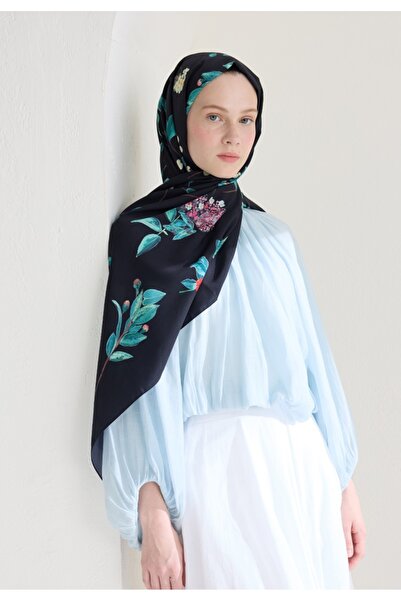 Fresh شال منقوش باللون الأسود