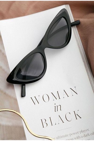 Mojeva Retro Triangle Model Sunglasses