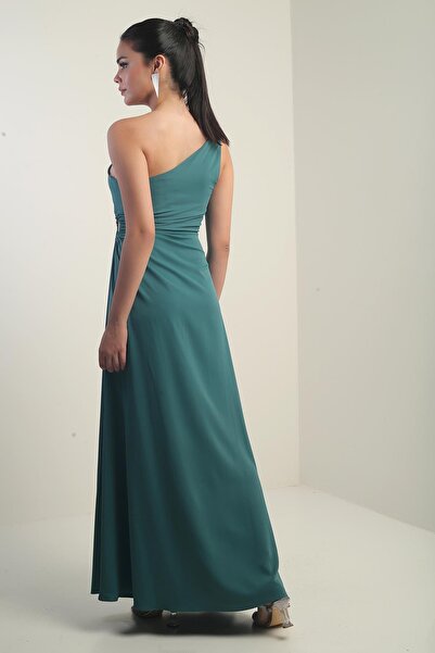 By Saygı Γυναικείο φόρεμα με έναν ώμο με λεπτομέρεια μακρύ κρεπ σατέν