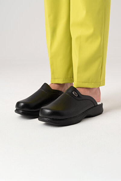 ÇİZGİ MEDİKAL Černé klasické perforované dámské pantofle Sabo Ortopedické nemocniční pantofle pro zdravotní sestry