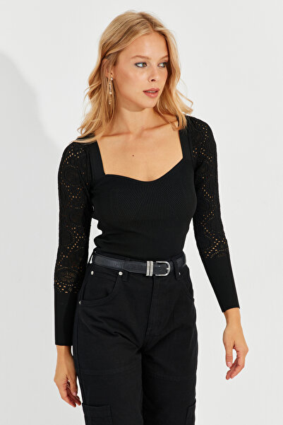 Cool & Sexy Γυναικεία Πλεκτή Μπλούζα με Μαύρο Γιακά Καρδιά SMT217