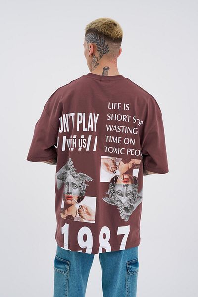 Machinist Men's Hunt Your Dreams Printed Oversize Plum T-Shirt