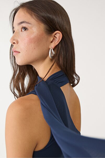 Stradivarius Fularlı asimetrik tül top