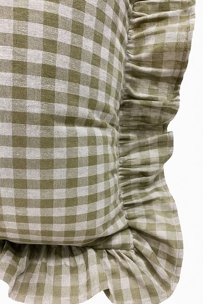 LILYUM Cotton Linen Gingham Patterned Ruffle Pillow Case – 50X70 cm (1 Piece)
