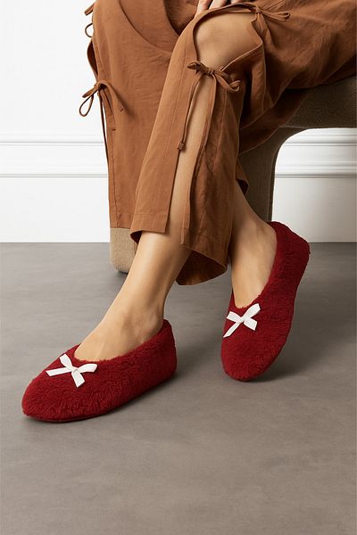 fluffy Booties Women's Slippers - Foldable Bag, Portable Home Ballerinas, Non-Slip No Sound Sole