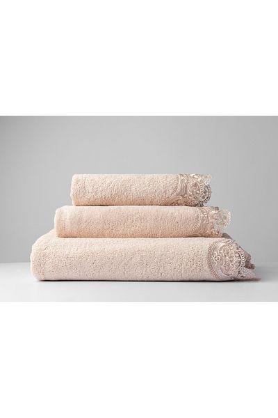 Gül Güler Lacy Bath Towel Pearl