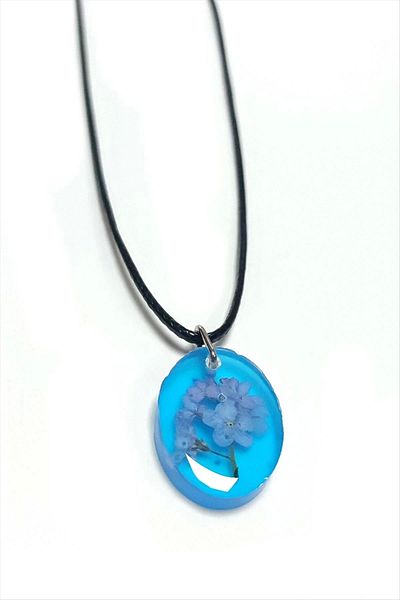 Silahlı Tower Forget Me Not Flower Oval Epoxy Necklace