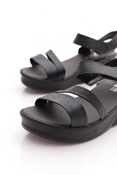 DGN 2100-154-22Y Women's Cross Strap Ankle Velcro Sandals