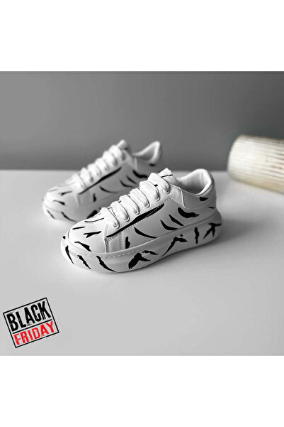 Casual Women's casual sneakers made of eco-leather with print, B977