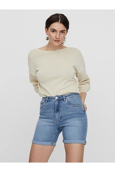 Vero Moda - High waisted, slim fit denim shorts