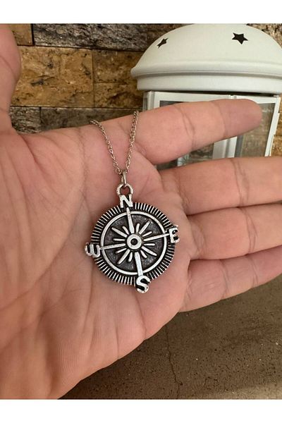 Herşey Nota Unisex Keychain with Compass Figure – Guiding and Guidance Themed Design