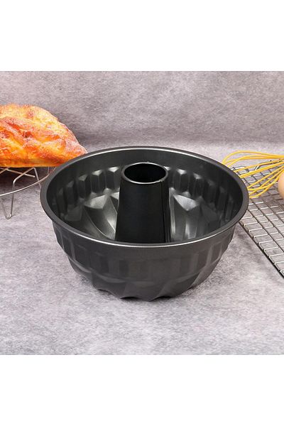 Blackstone 23cm Round Non-Stick Fluted Cake Pan, Round Sleeved