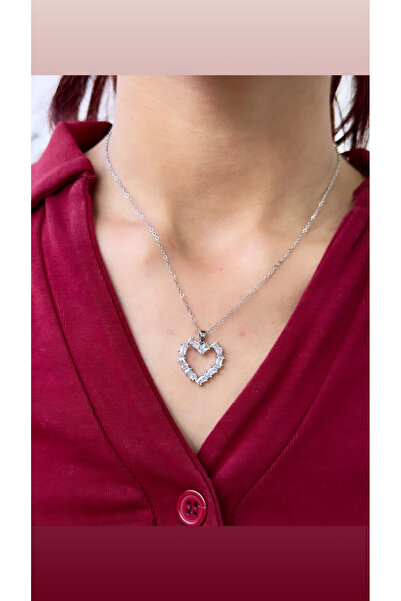 İNN JEWELLERY قلادة فولاذية غير مشوهة ومضادة للحساسية على شكل قلب (ضمان المست...