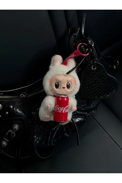 Herşey Nota Coca-Cola Themed Labubu Figure – Special Design Collectible Keychain 1 Pc