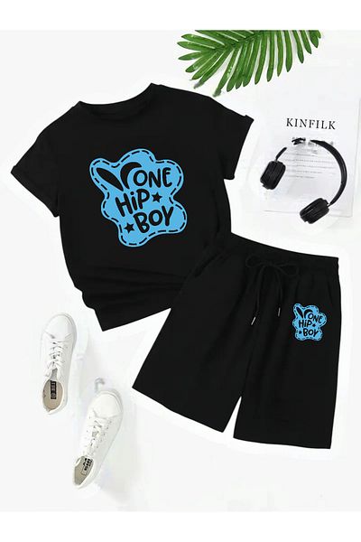 Frisson تي شيرت / شورت مريح برقبة دائرية من القطن باللون الأسود للجنسين مطبوع عليه "One Hip Boy"