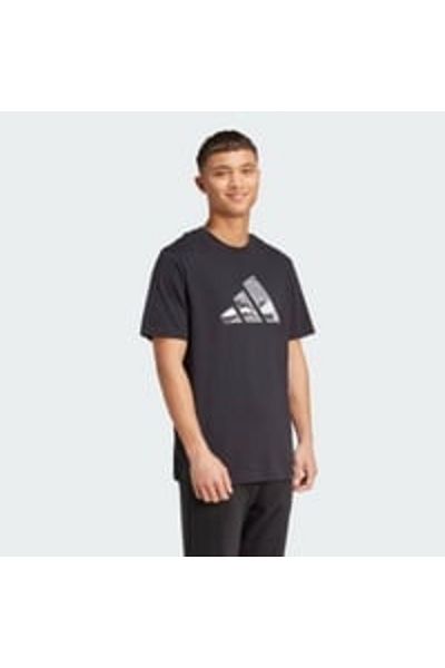 adidas Графічна футболка з камуфляжним логотипом