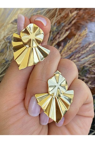 Lucios Modern Nail Earring with Golden Craftsmanship