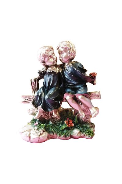 BV Statuette Two children girl and boy kissing each other on the cheek 22x28 cm