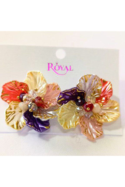 MODAELMAS1 قم بتكملة أناقتك مع أقراط لامعة مزينة بتفاصيل زهرية رائعة