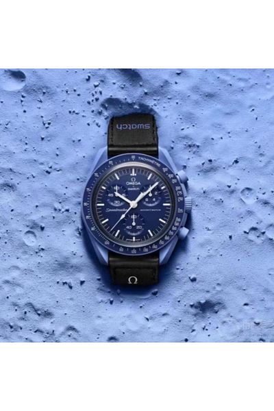 Omega Omega Swatch watch with elegant and distinctive design with accessories