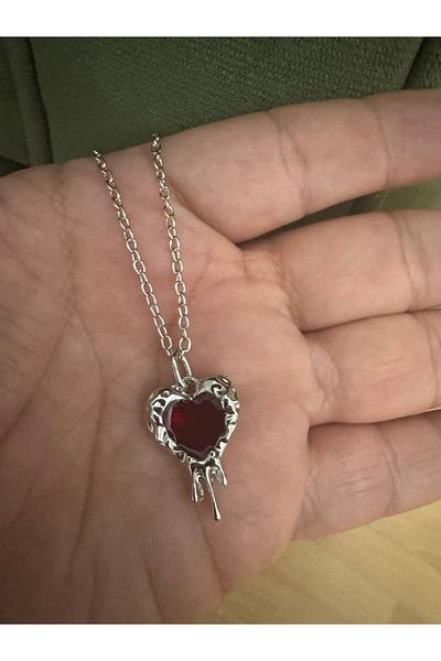 Herşey Nota Unisex Necklace with Red Stone Flowing Heart Figure – 60 cm Chain, Emotional and Impressive Design