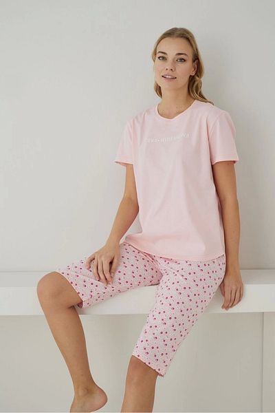 Pijamoni Women's Single Jersey Fabric Short Sleeve Capri Pink Pajama Set – 2553