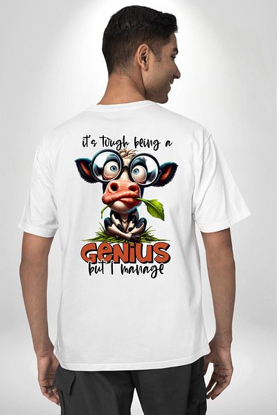 Angemiel تي شيرت Zeki Cow Funny Genius Design أبيض كبير الحجم للنساء والرجال مطبوع من الأمام والظهر