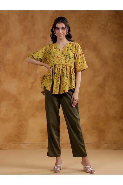 Sanskrutihomes By Styli Printed V-Neck Pleated Top and Pants Co-Ords