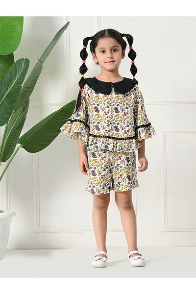 Bella Moda By Styli Printed Ruffled Hem Round Neck Top and Shorts Set