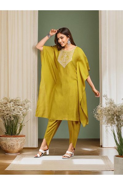 Ishin By Styli Embroidered Round Neck Kurta with Trousers Set