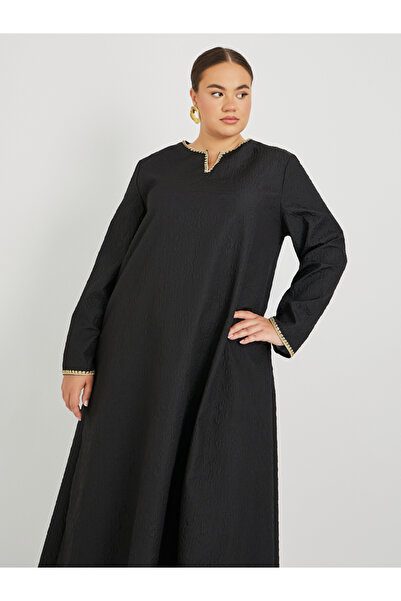 Styli Plus Size Textured Notch Neck Jalabiya with Lace Detail