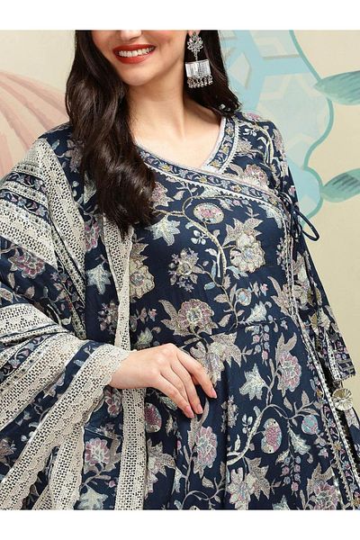 Ishin By Styli Printed V-Neck Kurta with Trousers and Dupatta Set