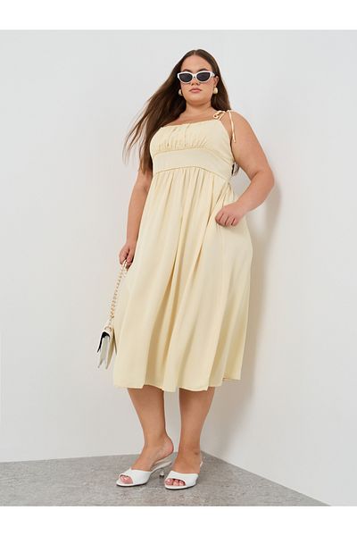 Styli Plus Size Solid Strappy A-Line Midi Dress