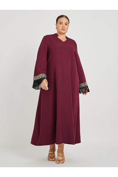 Styli Plus Size Solid Collared Jalabiya with Lace and Tassel Detail