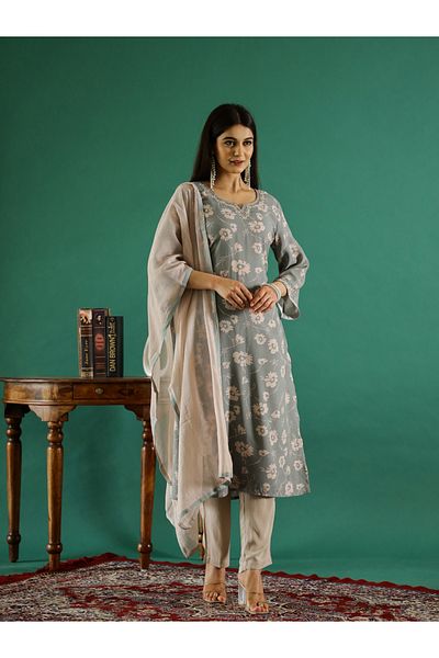 Sanskrutihomes By Styli Floral Printed V-Neck Pure Cotton Kurta and Pants Set