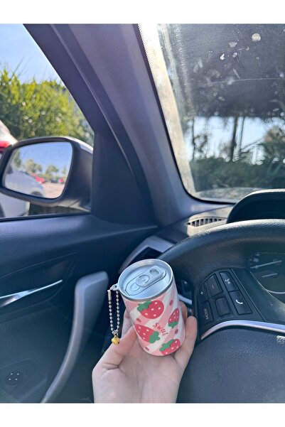 senfida çilek desenli teneke içecek kutusunda koyu pembe renk çilek desen oto ıslak mendil