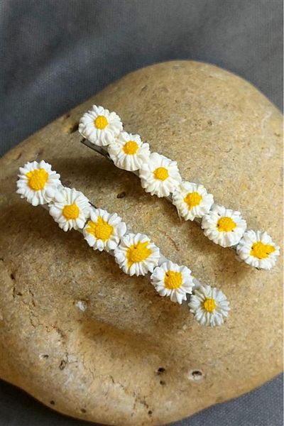 Uretti - Hülya 6683 6571 Handmade Polymer Clay White Daisy Flower Designed 2-Piece Side Hair Clips /