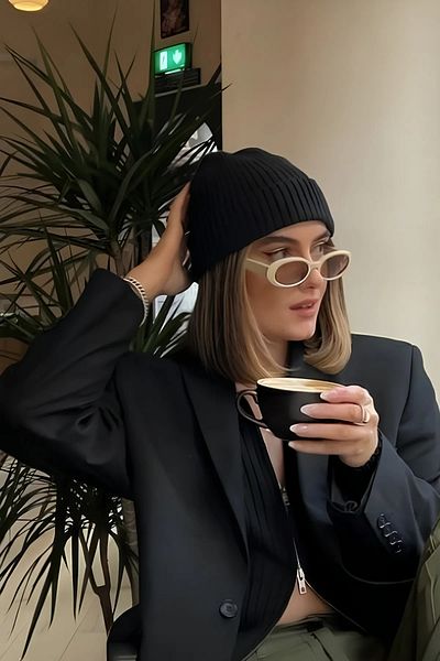 Tonny Black Women's Cream Oval Retro Sunglasses