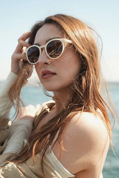 Tonny Black Women's Cream Soft Retro Round Sunglasses