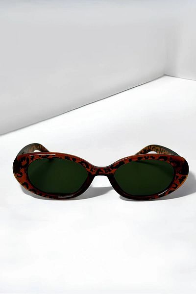 Tonny Black Women's Leopard Oval Retro Sunglasses