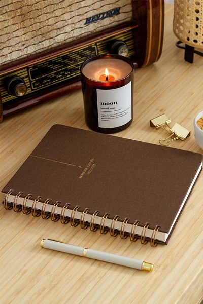Matt Notebook 2025-2026 Α5 Λινό Ακαδημαϊκό Ατζέντα Σπιράλ 15x21 cm - 17 μηνών καφέ