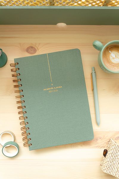 Matt Notebook 2025-2026 Α5 Λινό Ακαδημαϊκό Ατζέντα Σπιράλ 15x21 cm - 17 Μηνιαίο Πράσινο