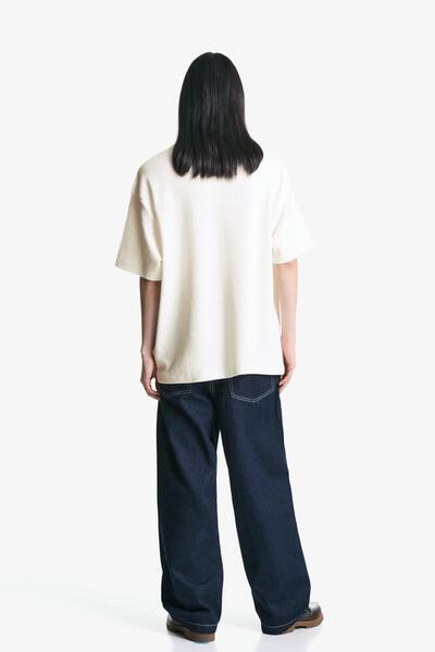 Bershka Textured short sleeve embroidered T-shirt